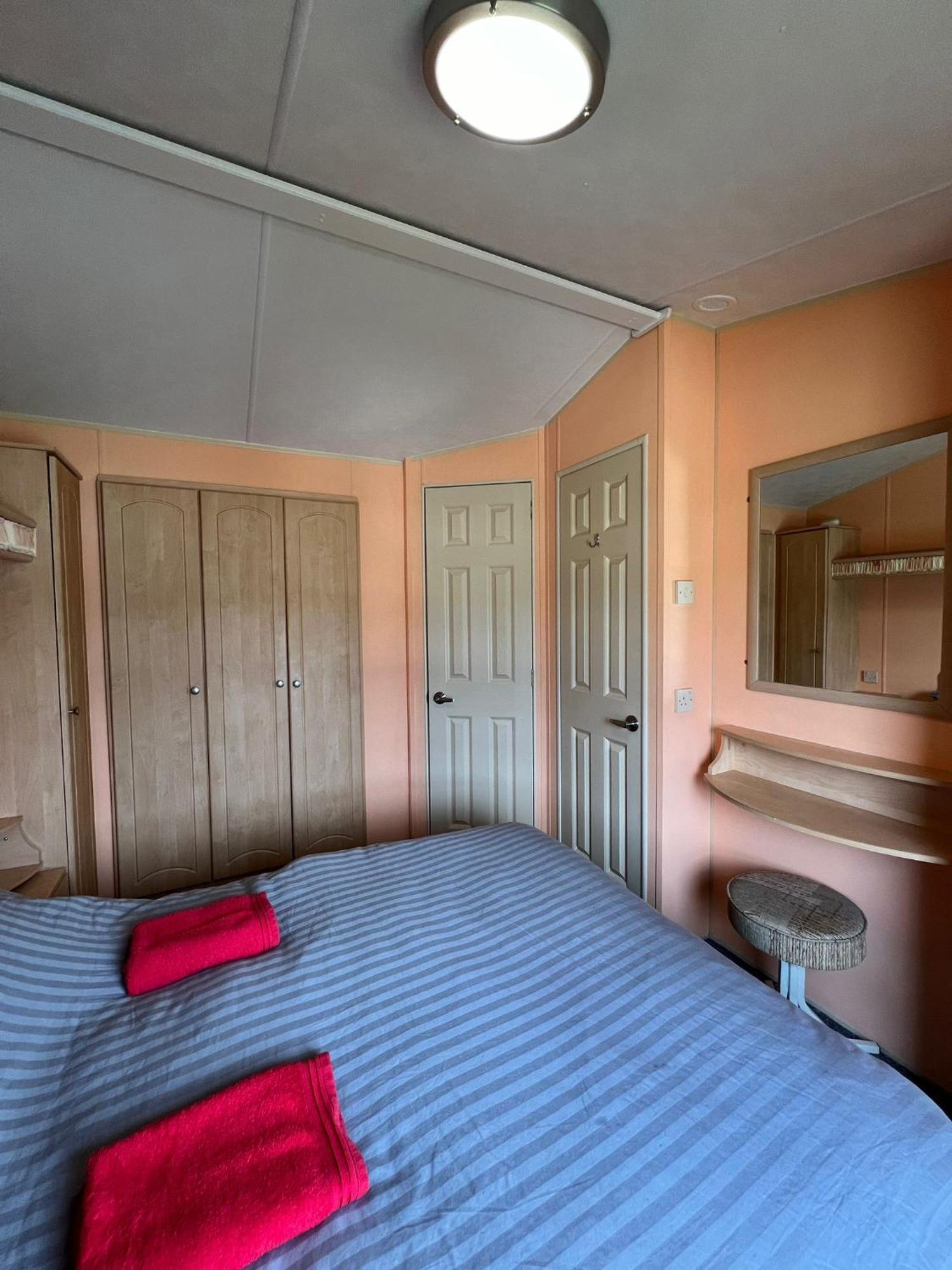 Light And Airy 2 Bedroom Mobile Home 阿伯里斯特威斯 外观 照片